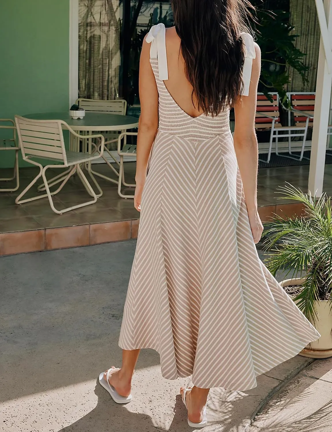 Casual Summer Maxi Dresses Striped Smocked V Neck Sleeveless Sundress Tie Strap Flowy Beach Long Dress with Pockets