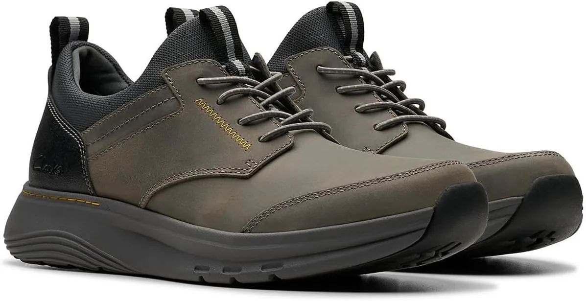 Clarks Mens Motion Trek Laceless Leather Hiking Shoes