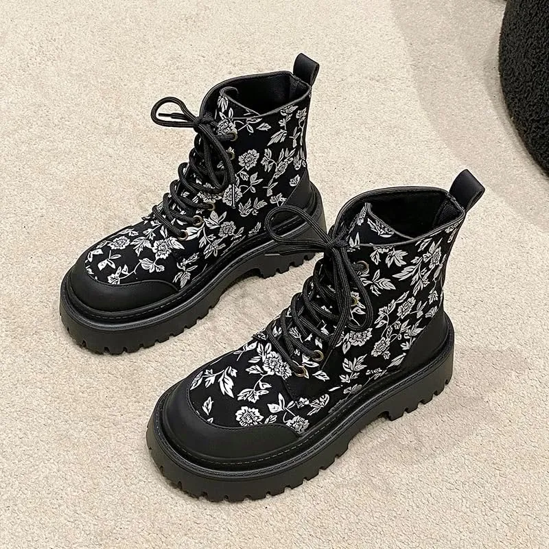 Custom Combat Boots for Women Fashion Lace-Up Pattern Ankle Booties Chunky Heel Platform Leather Boots