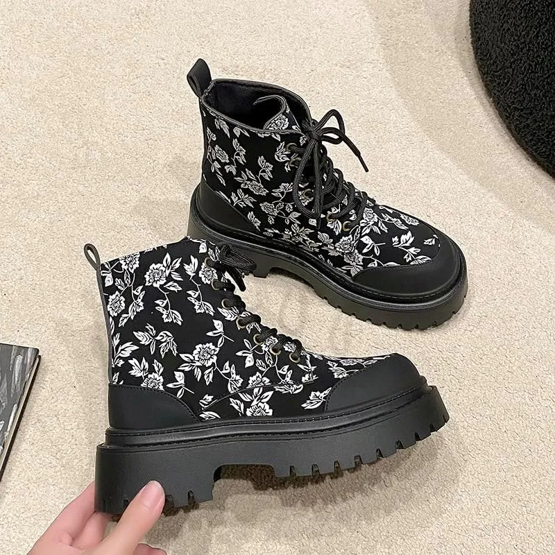 Custom Combat Boots for Women Fashion Lace-Up Pattern Ankle Booties Chunky Heel Platform Leather Boots