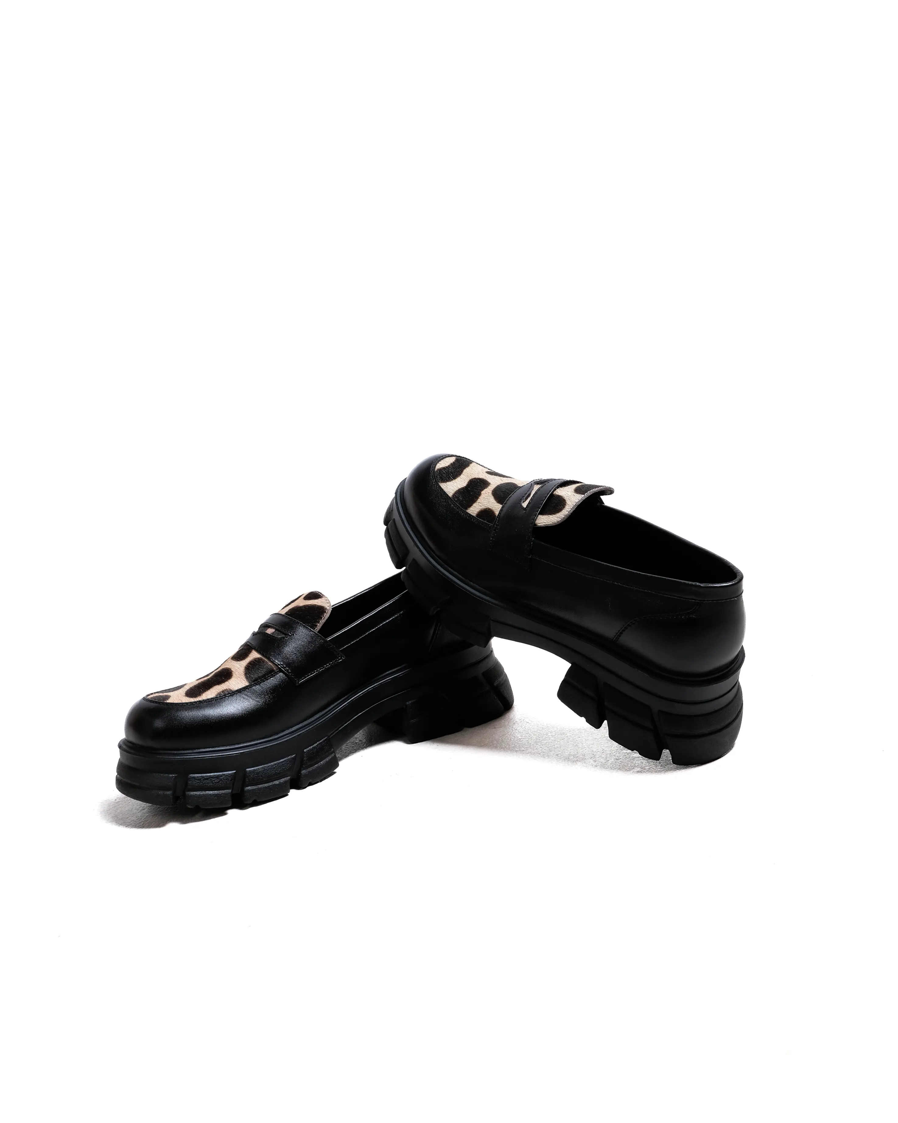 Dorja: Moo - Nia Loafers