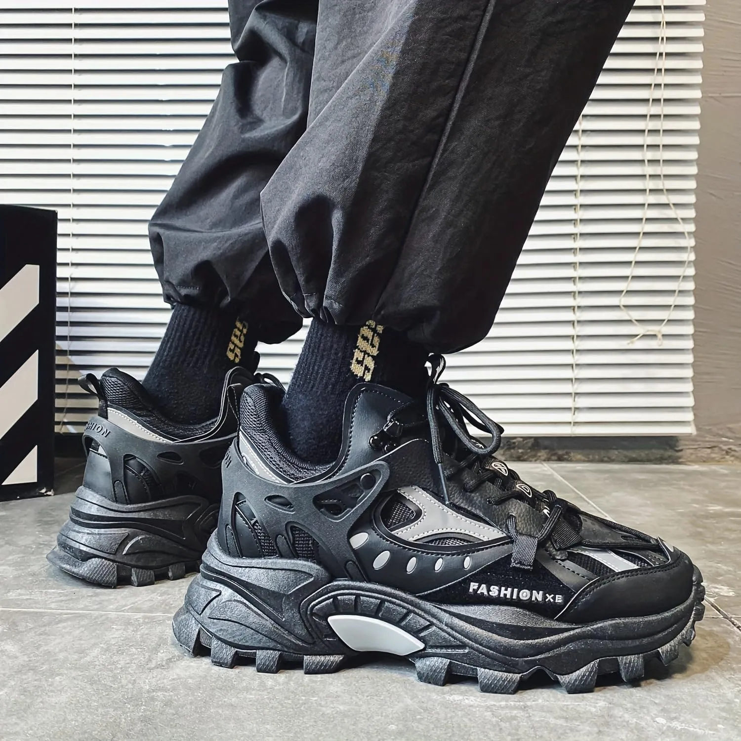Men's Cloud Pattern Round Toe Lace-Up Thick Sole Athletic Sneakers, Casual Sports Shoes for All Seasons, Breathable Fabric Upper