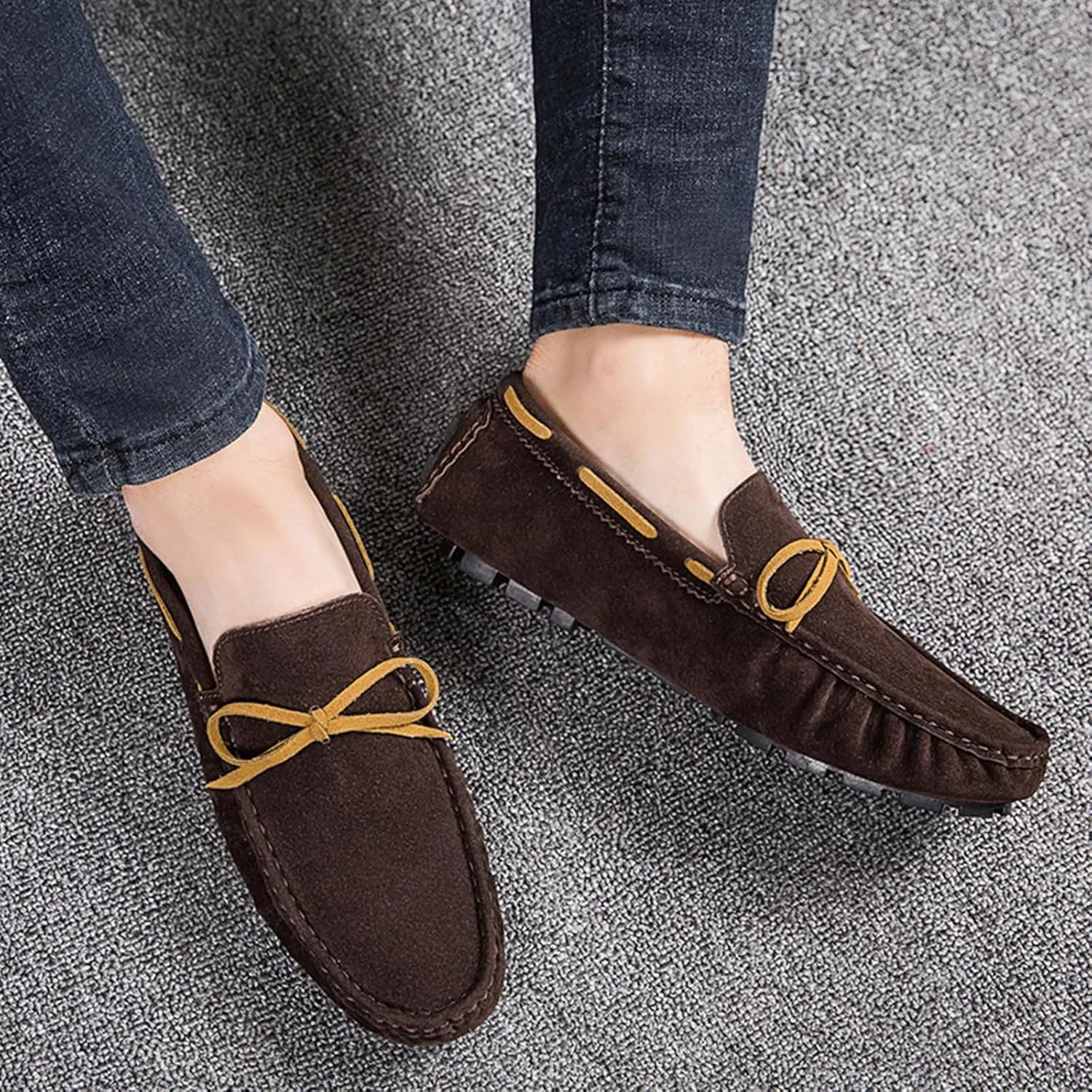 Men's Suede Handmade Moccasin Loafers Retro Round Toe Bow Slip On Comfortable Driving Shoes Fashionable Solid Color Non-Slip Walking Shoes
