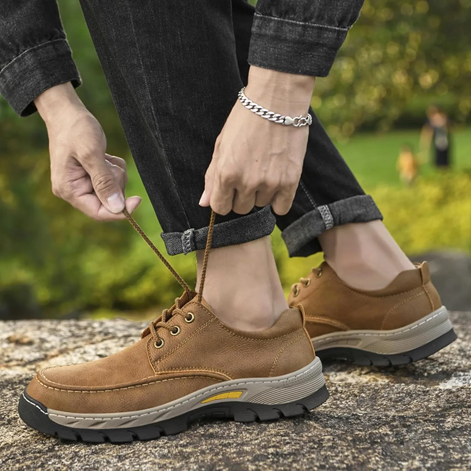 Men's Waterproof Leather Low-Top Hiking Shoes Casual Lace Up Non-Slip Wear-Resistant Thick-Soled Outdoor Walking Sneakers Moccasin Work Shoes