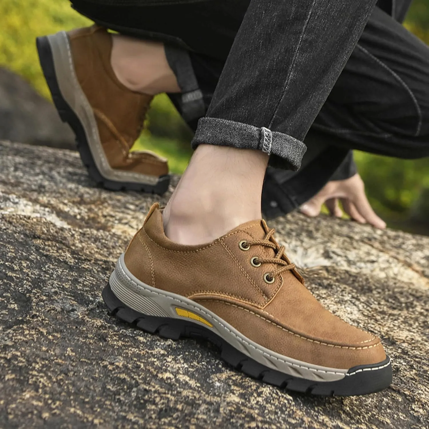 Men's Waterproof Leather Low-Top Hiking Shoes Casual Lace Up Non-Slip Wear-Resistant Thick-Soled Outdoor Walking Sneakers Moccasin Work Shoes
