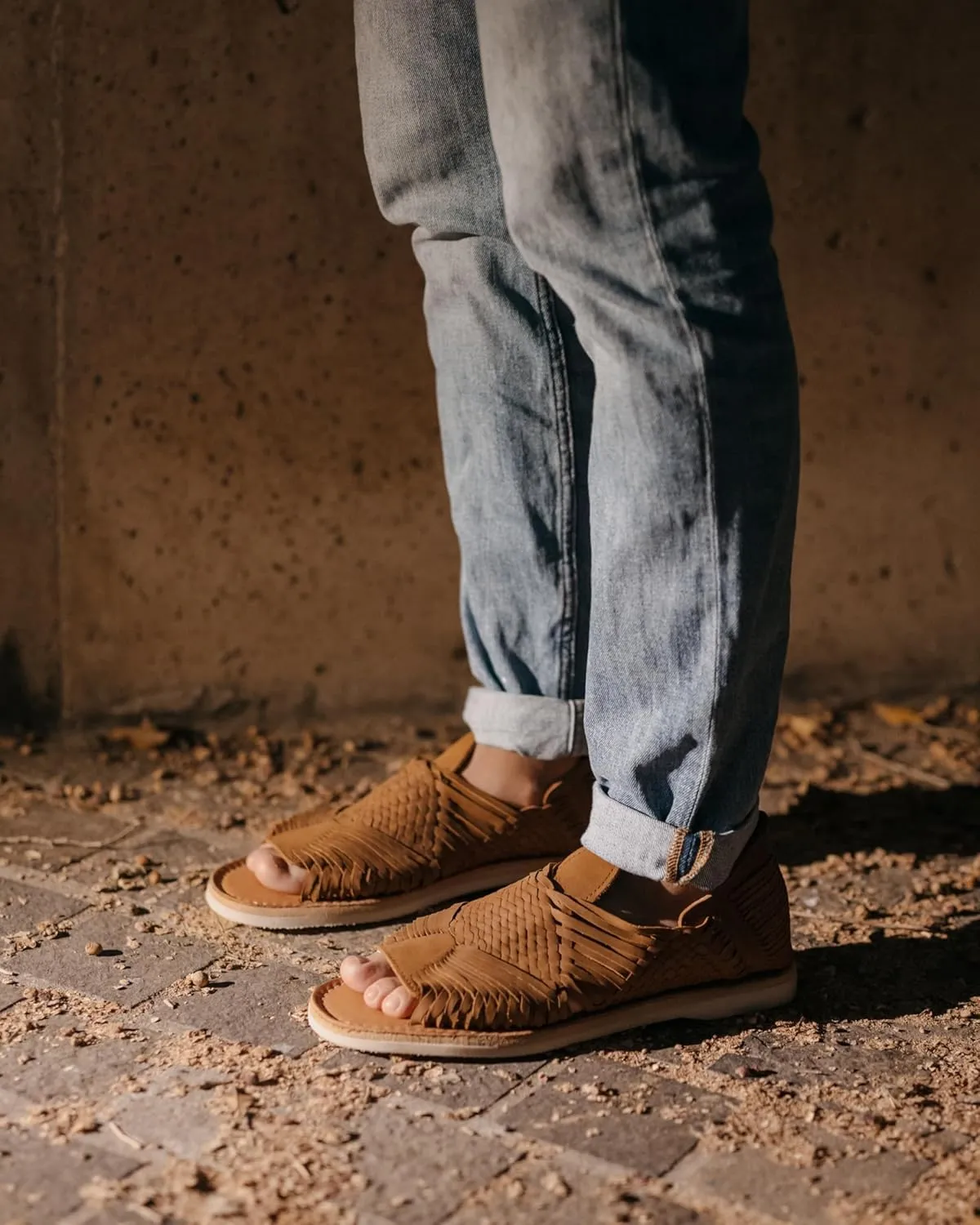 Mexico en la Piel Handmade Pachuco Leather Huaraches for Men - Open-Toe Flats with Crepe Sole, Slip-On Design, Comfortable and Stylish, Sizes 7us - 13us