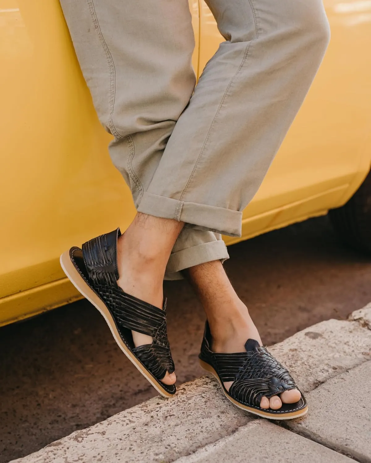 Mexico en la Piel Handmade Pachuco Leather Huaraches for Men - Open-Toe Flats with Crepe Sole, Slip-On Design, Comfortable and Stylish, Sizes 7us - 13us